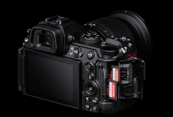 Placeholder cho hình ảnh minh họa khe thẻ và giao diện